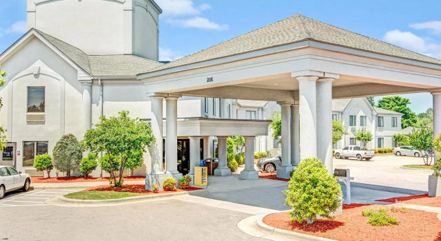Days Inn Louisburg, Забронировать Отель Отели Луисбург с парковкой, Парковка