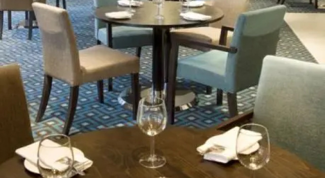 Menzies Hotels London Gatwick - Chequers, Забронировать Отель Бизнес-отели Исторического графства Суссекса, 4* 5*