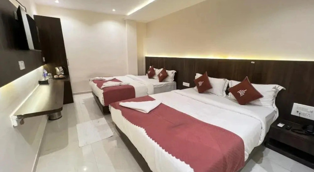 CR Residency By Glitz Hotels