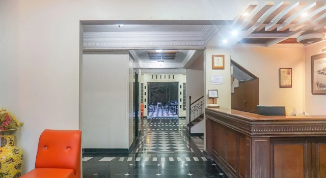 OYO 5630 Beverly Hills Hotel