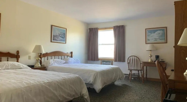 Четырёхместный номер Standard Hopewell Rocks Motel & Country Inn
