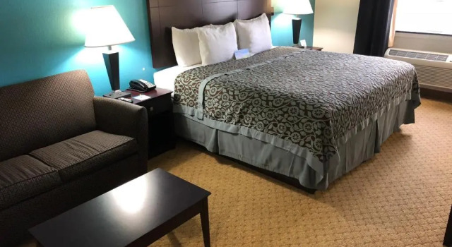 Номер Standard Days Inn & Suites by Wyndham Conroe North