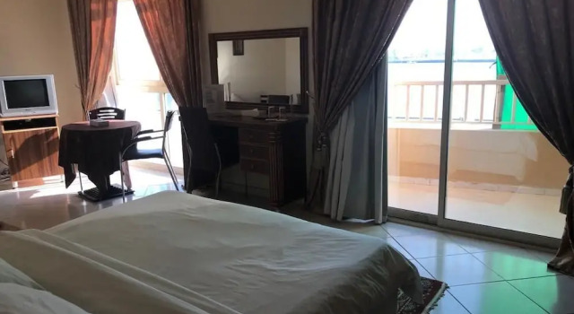 Номер Business Julphar Hotel