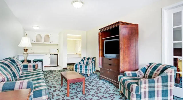 Super 8 By Wyndham Creswell/south Eugene, Забронировать Отель Кресуэлл Willamette Valley