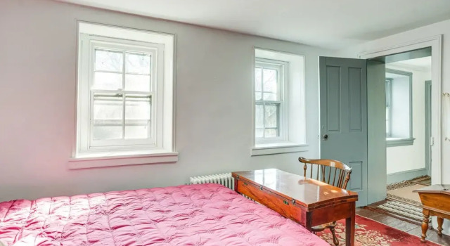 Коттедж Experience a 17th-century Spring Manor