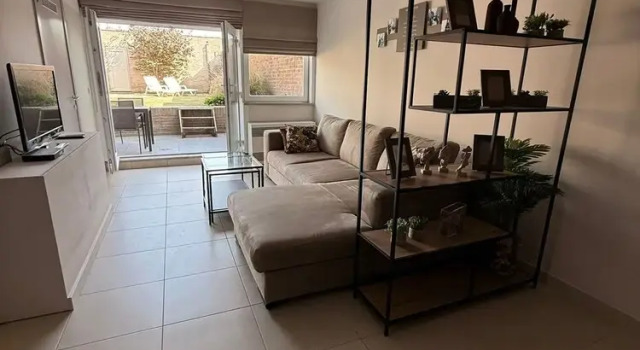 Elegant Seaside Retreat With Garden and Garage, Prenota Appartamento Hotel a Flanders con parcheggio, Parcheggio