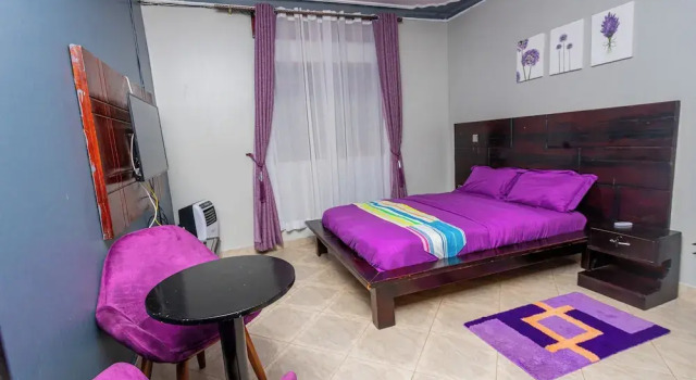 Luxusní Apartmán The Den Purple