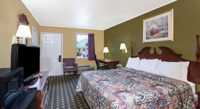 Номер Standard Days Inn by Wyndham Lenoir City