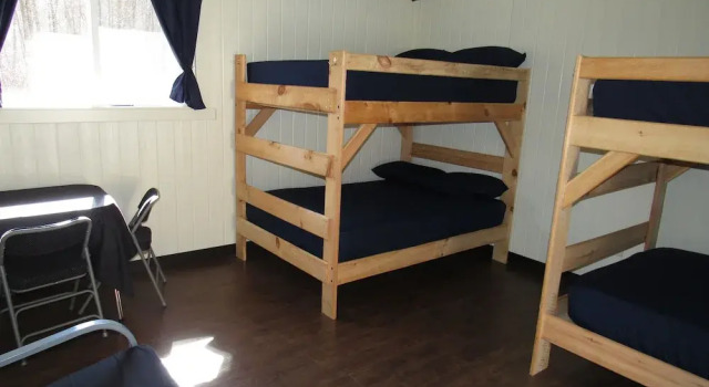 Godspeed Events and Lodging, Book Hotel Hoteller i Centre Hall med parkering, Parkering