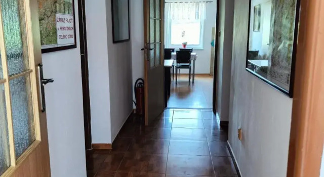 Rekreačný dom Railip, Rezervovat Hotel Hotely v Nitriansky kraj s parkováním, Parkování