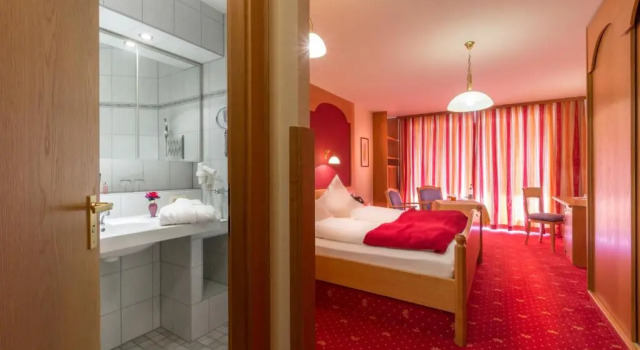 Двухместный номер Standard с балконом Hotel Astoria - Alexandra Krämer eK