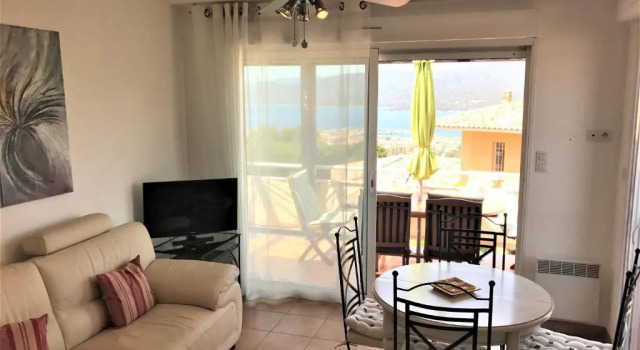 Appartement deux chambres avec vue mer proche du centre ville, Varaa Huoneisto Propriano 