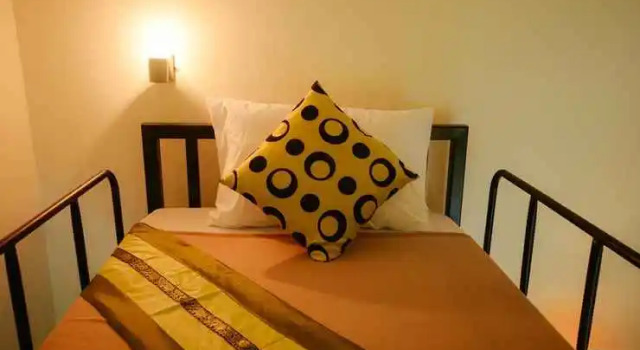 Yellow Guesthouse, Забронировать Гостевой дом Чианграй провинция Чианграй