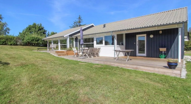 "Lili" - 400m from the sea in Djursland and Mols, Rezervasyon Otel Vestjylland otoparklı oteller, Otopark