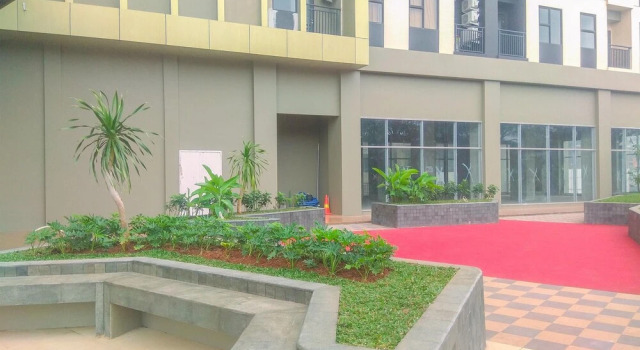 Cozy Living And Homey Studio Transpark Cibubur Apartment, Book Apartment Cibubur West Java