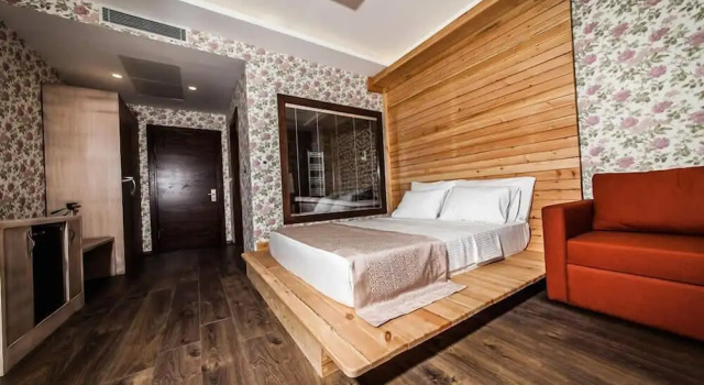 Двухместный номер Deluxe с балконом и с видом на озеро My Green Otel