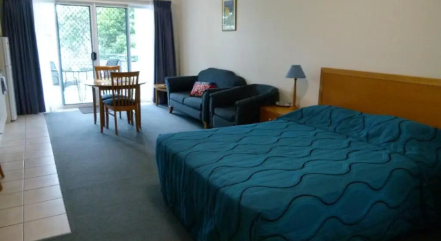 Студия Madison Ocean Breeze Apartments
