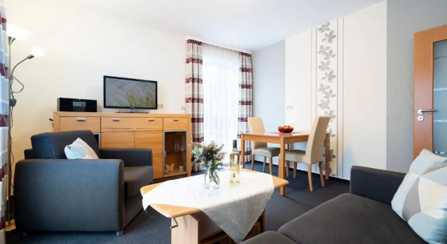 Haus Tweeflunken Wohnung 1, Забронировать Отель Отели Келленхузен с парковкой, Парковка