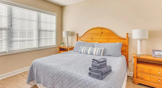 Beach Shuttle & Pool: North Myrtle Beach Condo!, Забронировать Апартаменты/квартира Апартаменты Южной Каролины, Апартаменты/квартира