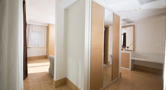 Modern 2BR in Old Montreal by Sonder, Rezervasyon Otel Montreal Quebec