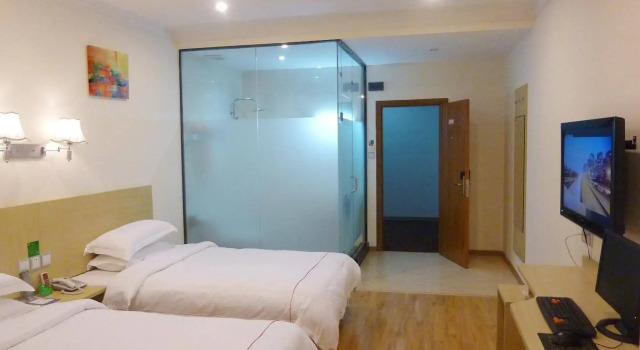A Home Hotel - Beihai, Book Hotel Hoteller i Yinhai med parkering, Parkering