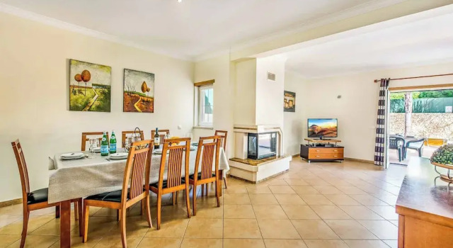 Вилла с 4 комнатами с балконом Villa Luana