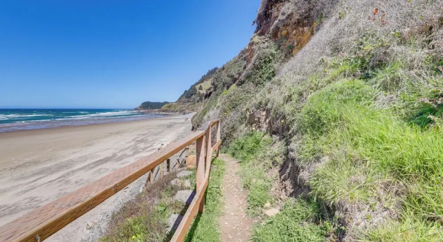 Апартаменты с 2 комнатами с балконом Peaceful Winter Retreat: Oregon Coastline Beach!