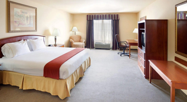 Двухместный номер Standard Holiday Inn Express Hotel & Suites Kerrville by IHG