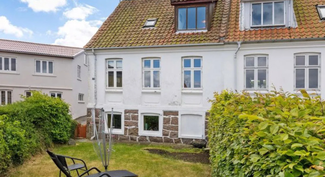"Serey" - 200m from the sea in Bornholm, Varaa Hotelli Hotellit Allinge pysäköinnillä, Pysäköinti