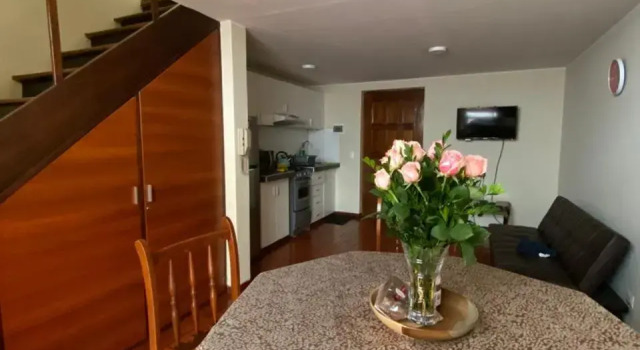 Tezza Apartment two blocks from the American Embassy, Забронировать Апартаменты/квартира Сюрко 