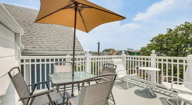 Апартаменты Stroll to Ocean Grove Boardwalk & Beach: Sleek Apt