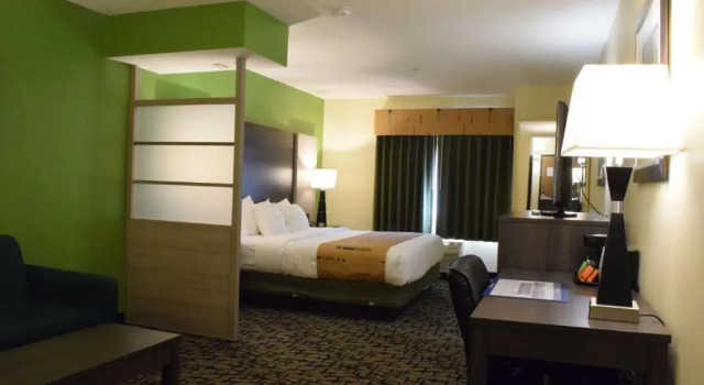 Люкс с видом на море Best Western Crown Inn & Suites - Batavia