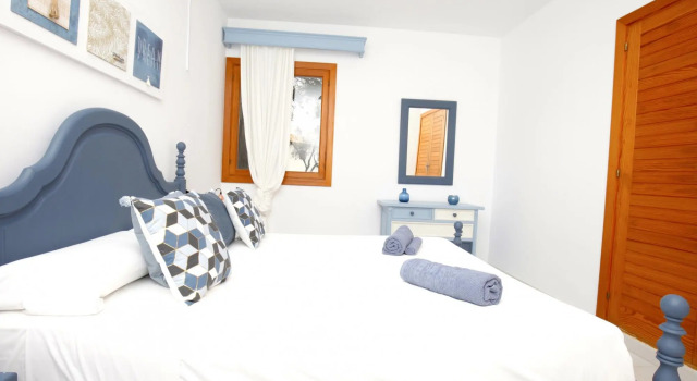 Sweet Home Es Trenc III, Book Hotel Campos 