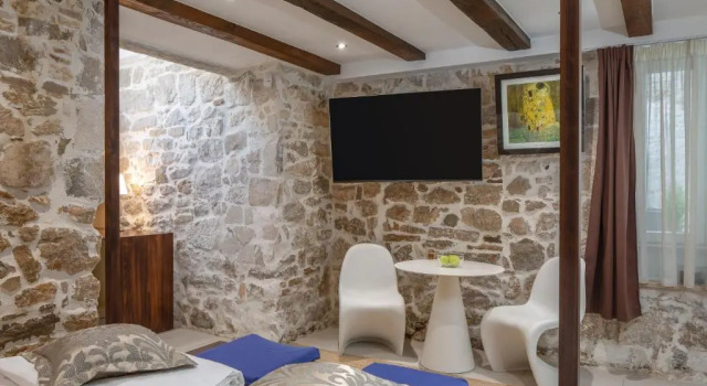 Awesome Stone House, Prenota Appartamento Splitska 