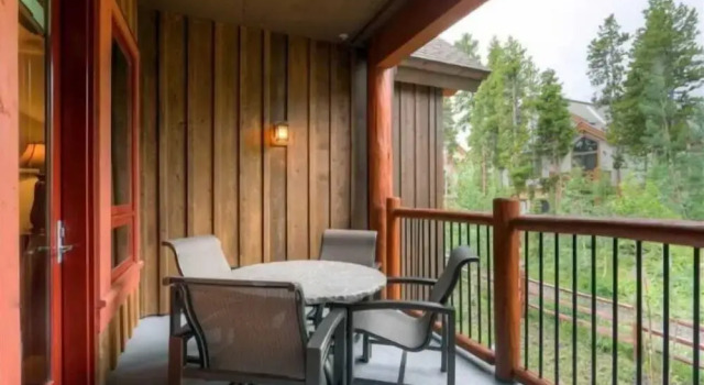 Номер Standard с балконом Luxury 2 Bedroom Ski in, Ski Out Mountain Vacation Rental Just Steps from the Snowflake Ski Lift in Breckenridge