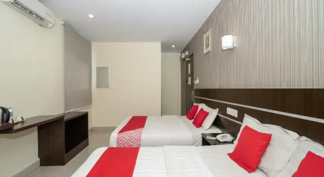 Четырёхместный люкс Hotel O Blossom Hotel