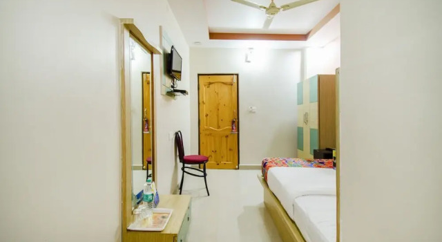 Emirates Suites by FabHotels, Забронировать Отель Бангалор штат Карнатака, рядом с Торговый центр The Forum