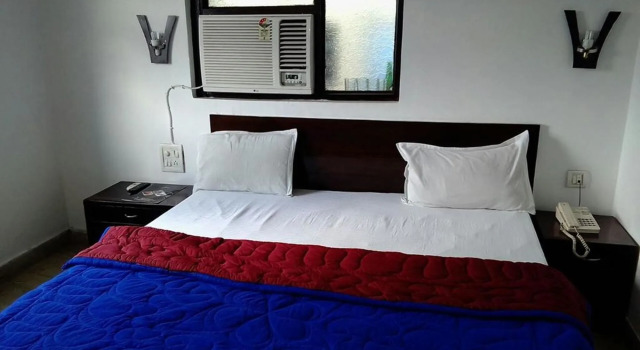 Hotel Navneet Grand, Забронировать Отель Отели Агры с парковкой, рядом с Тадж-Махал, Парковка