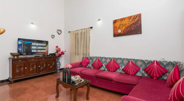 Villa Calangute Phase 3 & 4- Private Luxury 6 Bedroom Villa in Goa, Rezerwuj Willa Hotele w North Goa z parkingiem, Parking