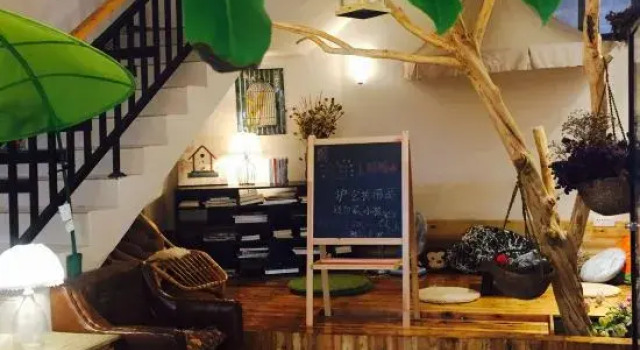 Langqing Residence Sky Garden Cat Café & Scenic View Inn (Yangshuo West Street Branch, Забронировать Отель Отели Яншо с парковкой, рядом с Парк Яншо, Парковка
