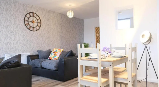 Stylish Central Apartment inc Free Parking + Bedford City Centre + Hospital