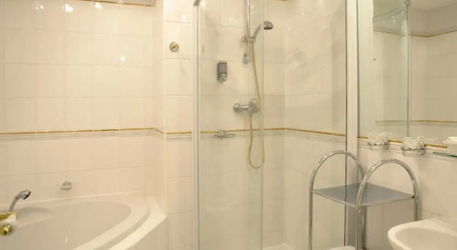 Двухместный номер Standard с видом на внутренний двор Hotel Embassy