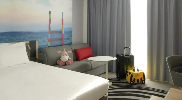 Двухместный номер Classic с балконом Novotel Le Havre Centre Gare