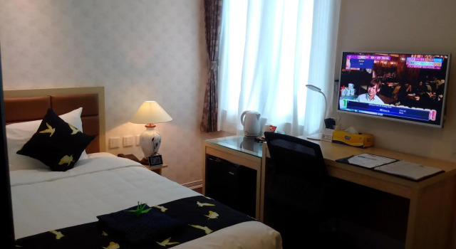 Momizi Business Hotel