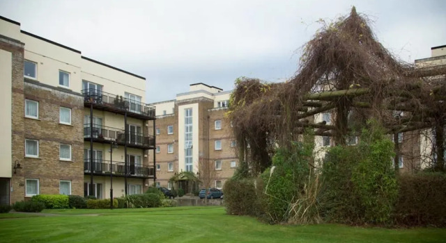 Galloping Green, Rezervați Hotel Dun Laoghaire Dublin