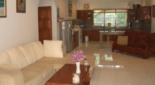Smile House & Pool