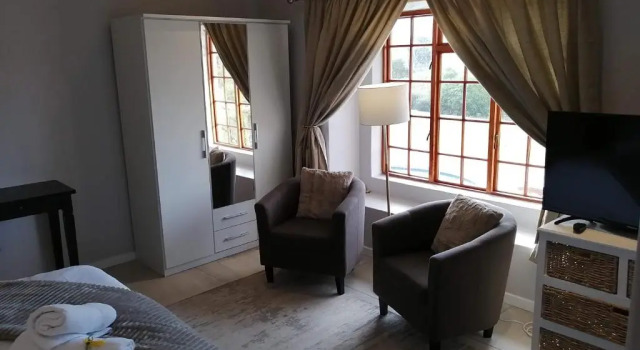 Студия Luxury Lauradale Accommodation