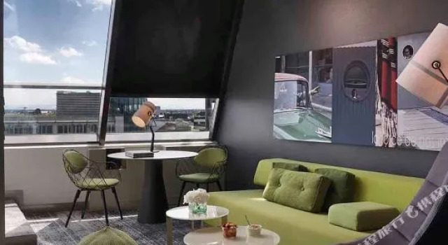 Двухместный полулюкс Duplex Sofitel Munich Bayerpost