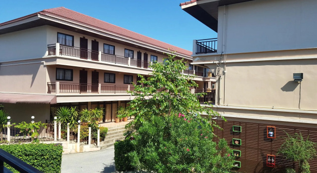 Panupong Hotel, Забронировать Отель Отели Южного Таиланда с парковкой, Парковка