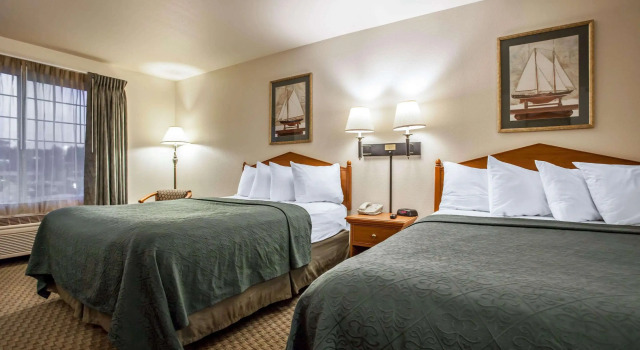 Четырёхместный номер Standard Quality Inn & Suites Federal Way - Seattle